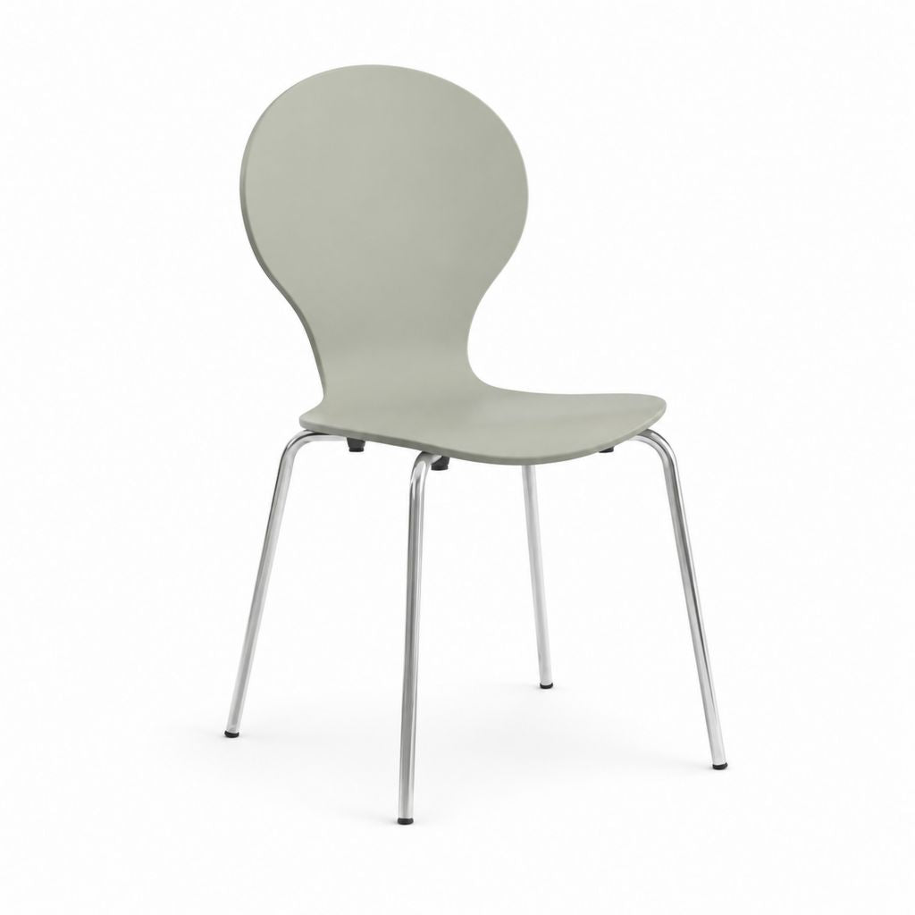 Sedia da pranzo grigio chiaro in polipropilene con gambe in acciaio cromato 47 x 52 x 86 cm